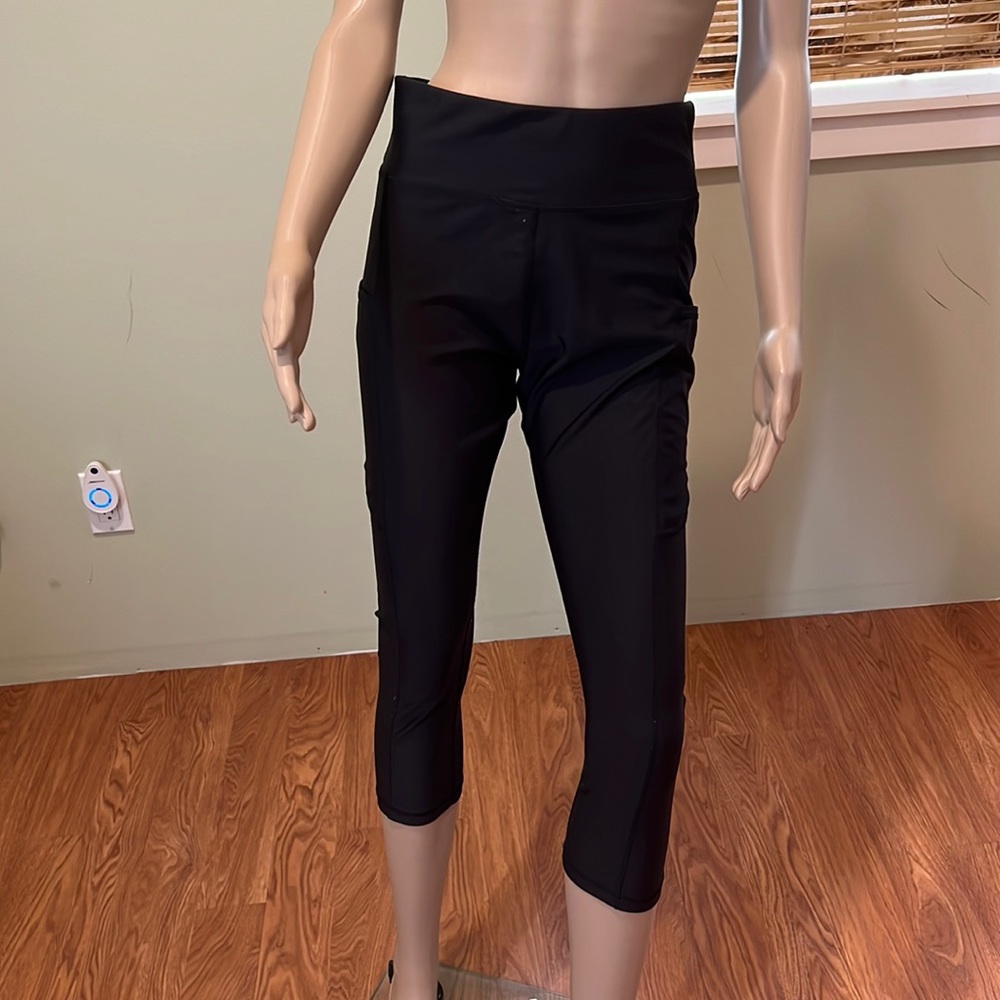 Sommer Ray Black Crop Athletic Legging Size L